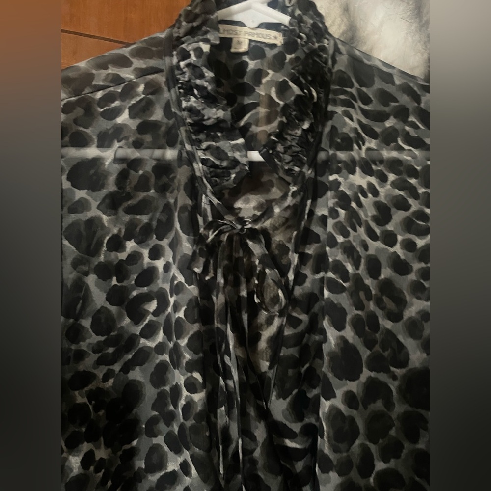 Almost Famous Sheer Black Leopard Print Open Blouse Faux Wrap Elastic Waist🖤 - Picture 6 of 7
